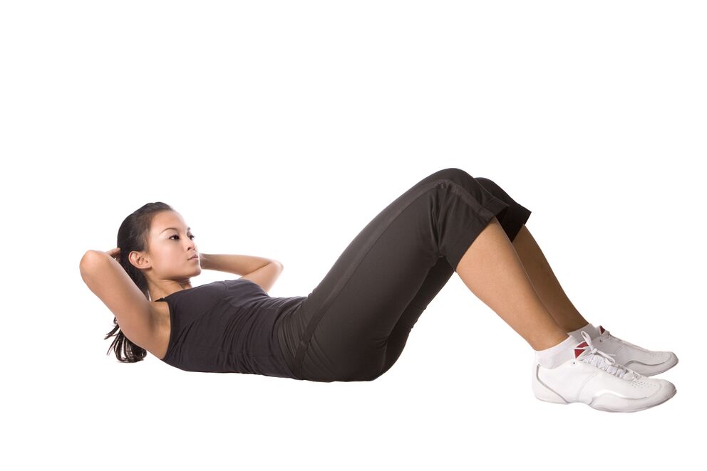 仰卧起坐有助于消除腹部和两侧的脂肪沉积