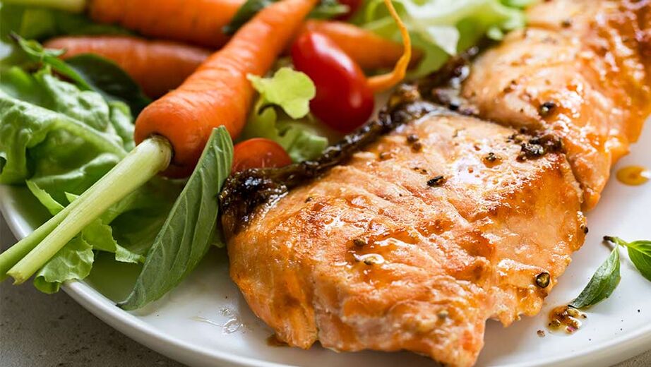 如果你想减肥，你需要在饮食中加入鱼和新鲜蔬菜。